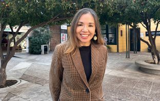 Profesora Dr. Yasna Otárola