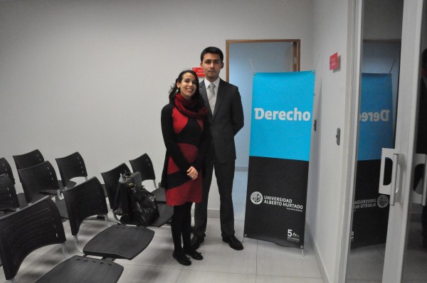 alumnos de la Clínica de Atención a Migrantes: Macarena Solís de Ovando y Pablo Salcedo