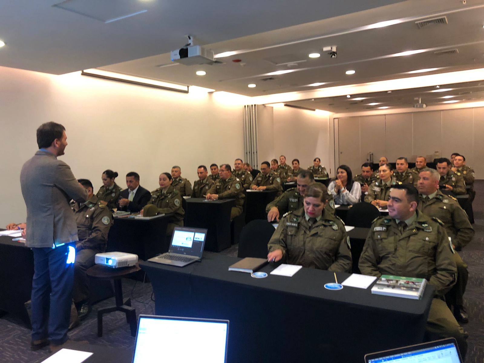 Capacitación a Carabineros de Chile - Derecho UAH