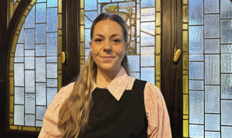 Estudiante del Doctorado en Derecho UAH Nathalie Mousist aprueba su examen de candidatura